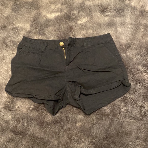 Shorts - Picture 2 of 3